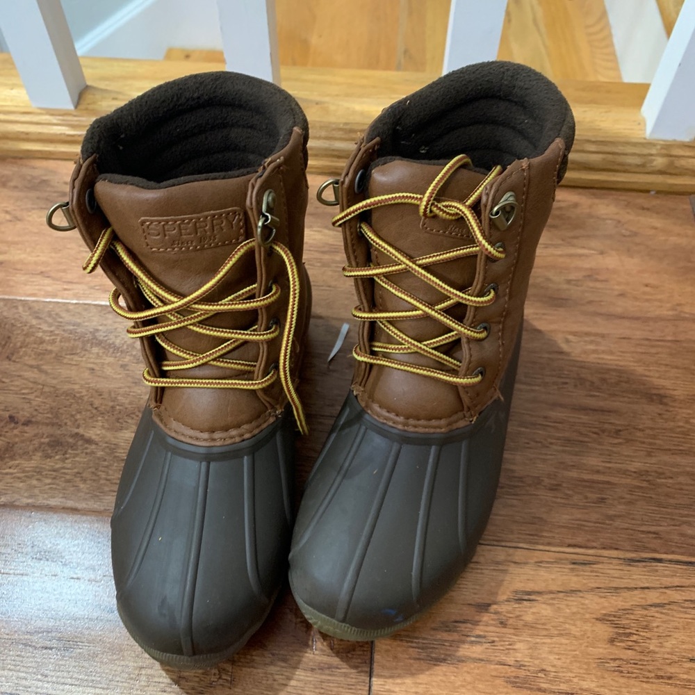 Boy kids Sperry Duck boots size 2